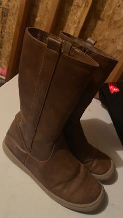 Girls boots size 3