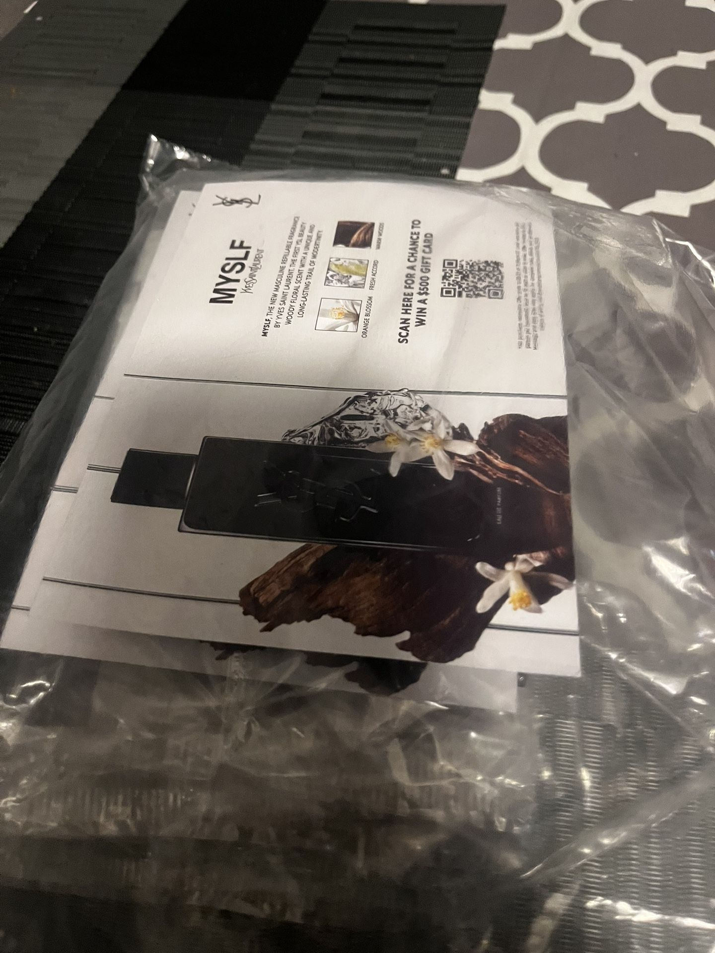 Yves Saint Laurent MYSLF, a men's fragrance Samples