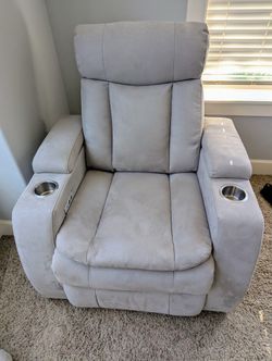Abbyson Power Recliner with USB