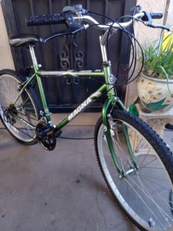 Bike MAGNA GLACIERPOINT TIRES SIZE 26 READY FOR RIDE 