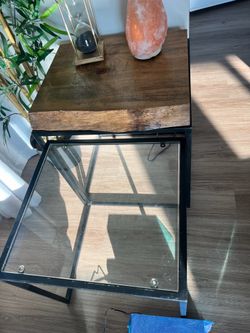 Table metal & glass