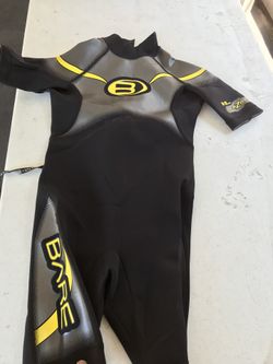 Wet suit size large