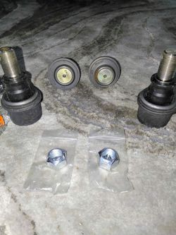 2016 DODGE RAM2500 NEW GAS STRUTS FRONT, &BALL  JOINTS FOR FRONT & BACK