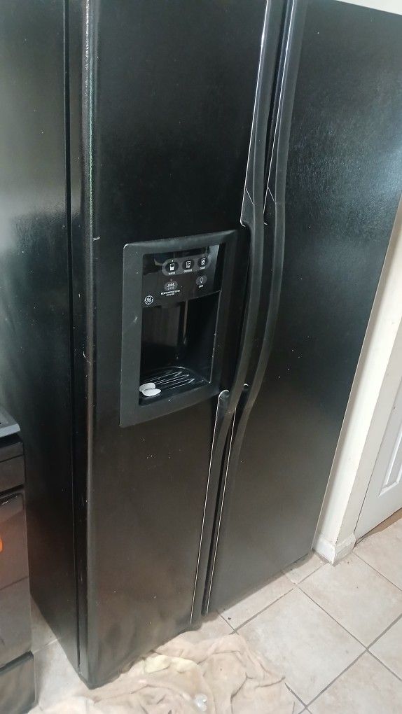 Refridgerator
