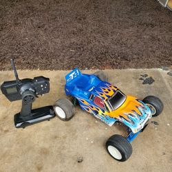 RC Car Team Associated T4 Brushless 