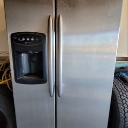 Maytag Refrigerator And Freezer 
