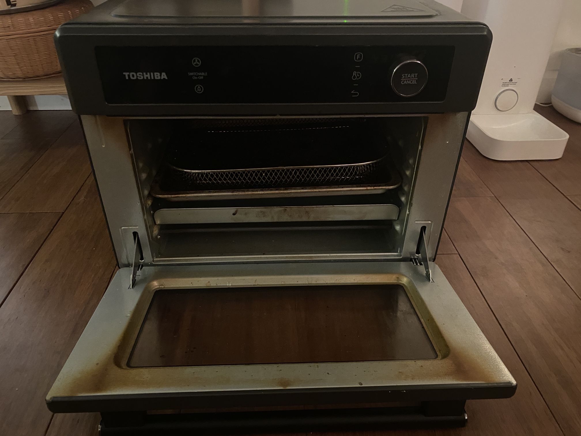 TOSHIBA Air Fryer Toaster Oven Combo 13in1 for Sale in Seattle, WA