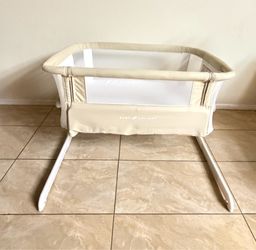 Baby Delight Beside Me Dreamer Bassinet & Bedside Sleeper Item # BD05390