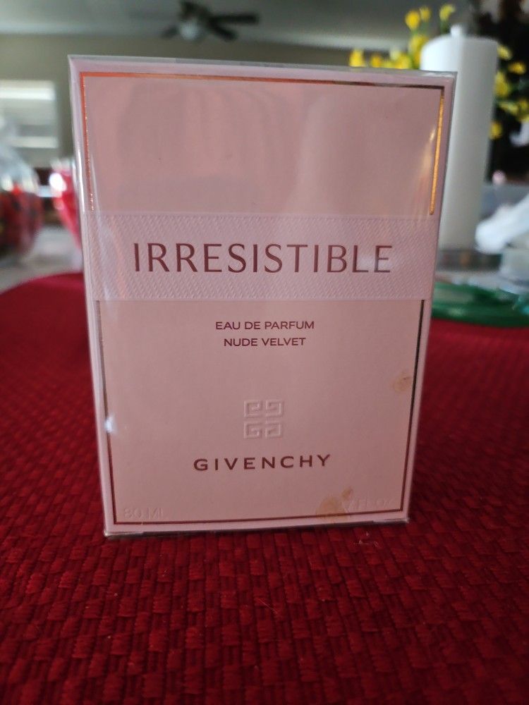 GIVENCHY (NEW) IRRESISTIBLE NUDE VELVET PERFUME 80ML