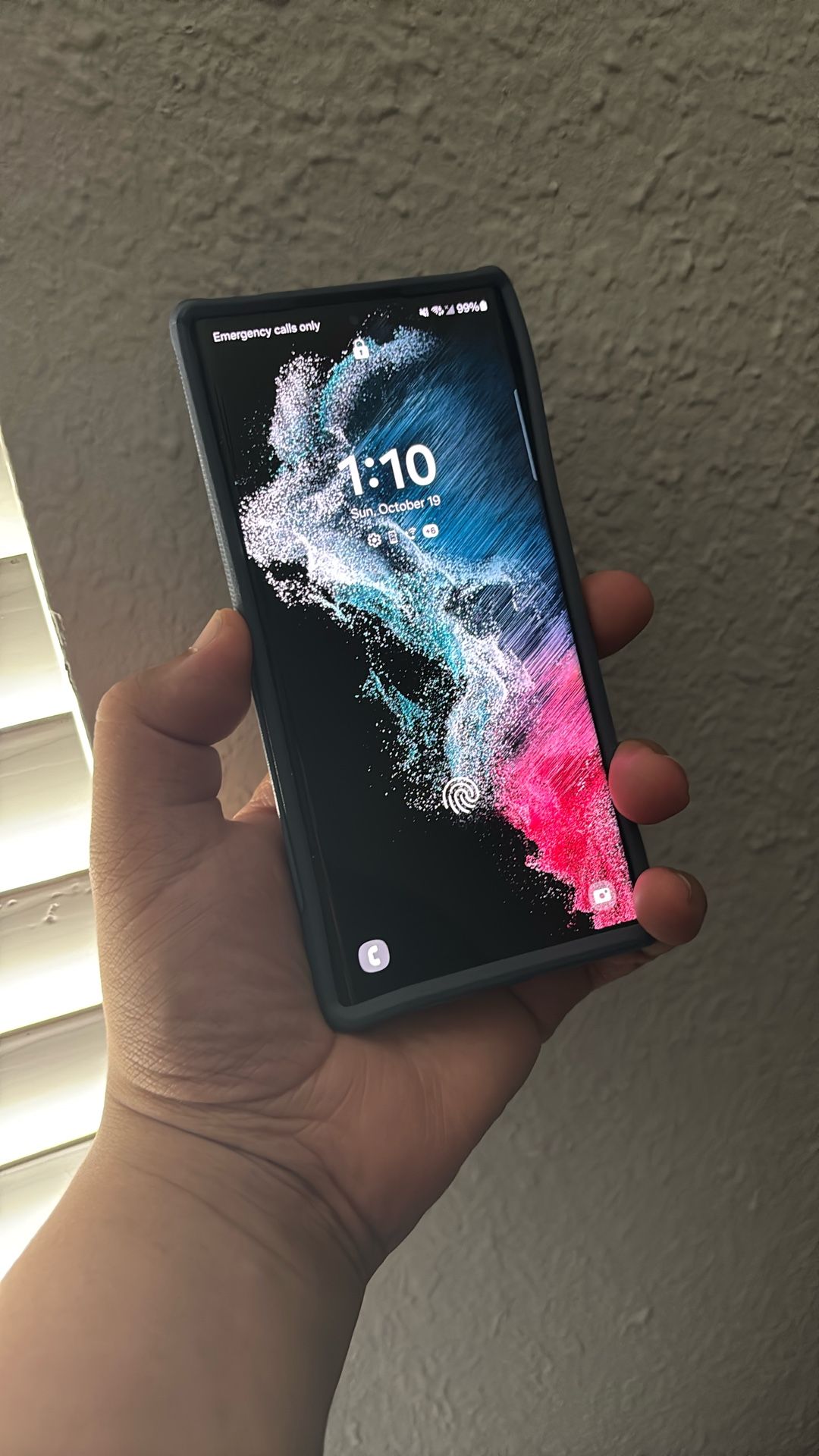 Galaxy S22 Ultra With Blue Otter-box Case