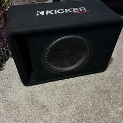 Kicker 12” Comp R And kenwood AMP