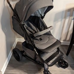 Gently used NUNA Pipa lite STROLLER