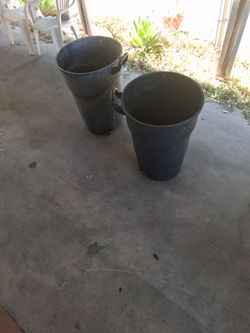 Trash cans 5