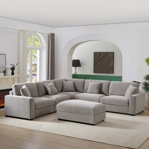 BRAND NEW SECTIONAL COUCH WITH OTTOMAN