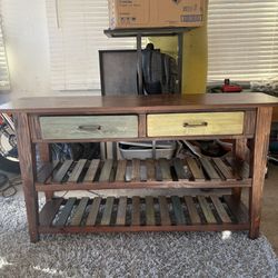 Accent Table w / drawers & shelves / TV stand