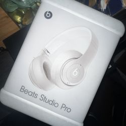 Beats Studio Pro