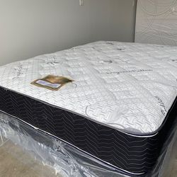Queen Orthopedic Supreme Collection Plush Mattress! 