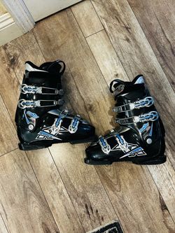 NORDICA SKI BOOTS SIZE 26.0-26.5