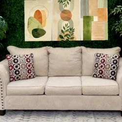 United Furniture Beige Couch (Free Delivery 🚚 )