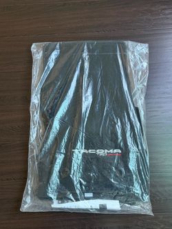 New 2025 Toyota Tacoma trd mats , first person that brings $50 firm firm ,take it Costa Mesa