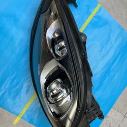 HEADLIGHT for 2015-2018 PORSCHE MACAN  LEFT DRIVER XENON HID 95B941031FA