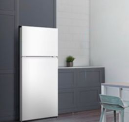 HISENSE 18CU FT TOP FREEZER GARAGE/APARTMENT REFRIGERATOR MODEL 2021 “WORKS GREAT”