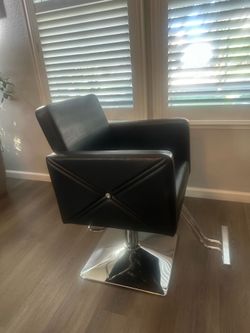 Salon chair