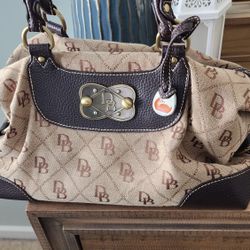 Dooney And Bourke Purse