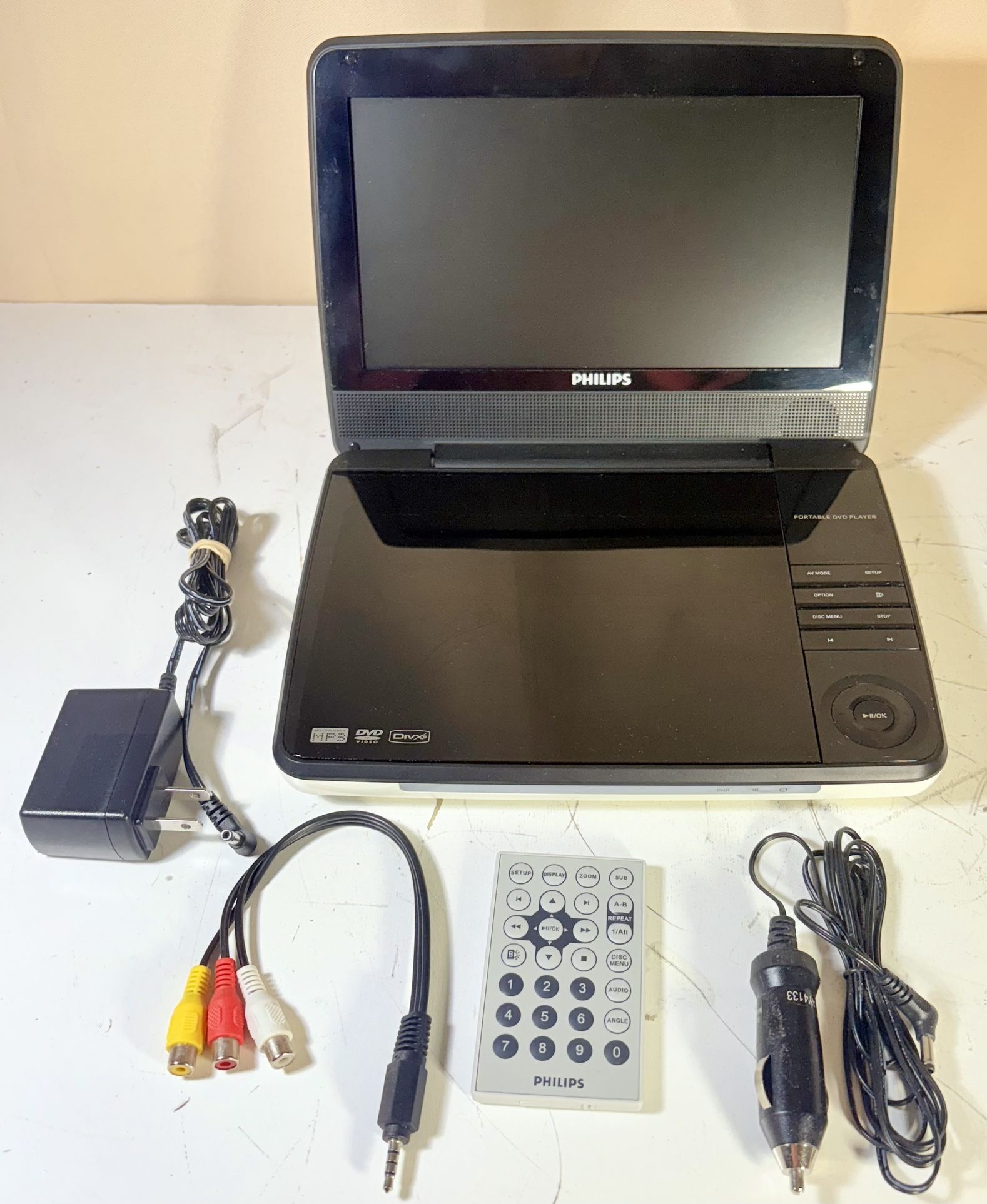PHILIPS Portable DVD Player Mod PET 941 D/37