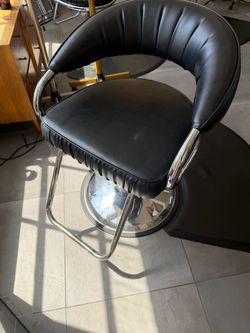 Salon styling chairs