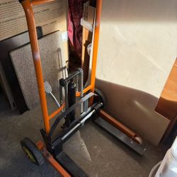 Manual Forklift