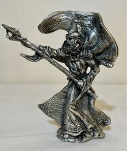 vintage "Human Wizard" (Model 17-004) metal miniature, originally produced by Ral Partha and currently distributed by Iron Wind Metals. It was sculpte