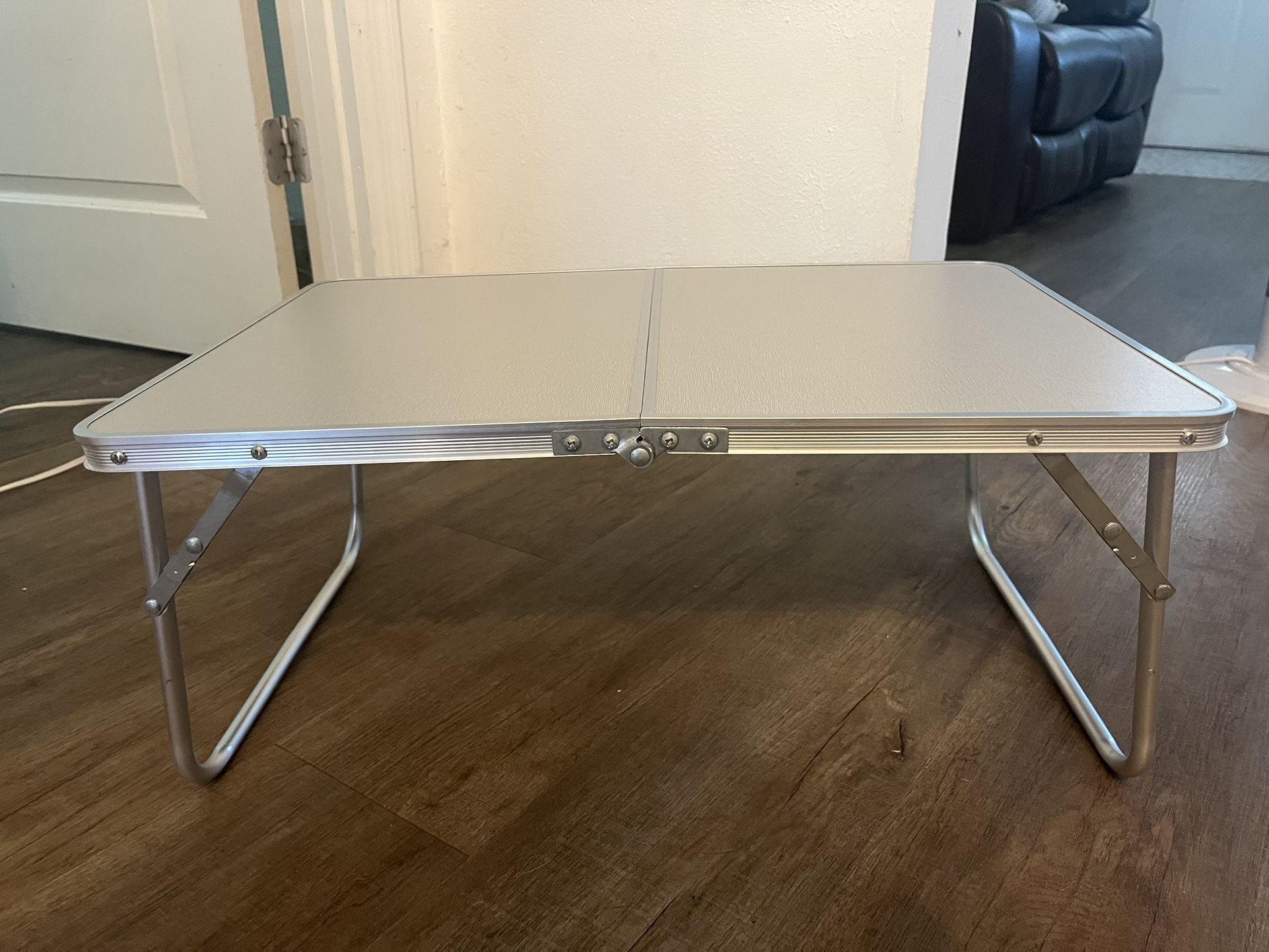 Collapsable  Metal Mini Desk 