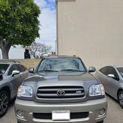 2004 Toyota Sequoia