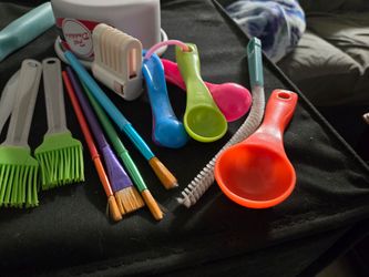 Cake supplies and baking