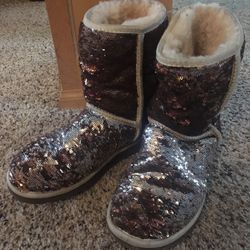 Women Uggs-6 1/2