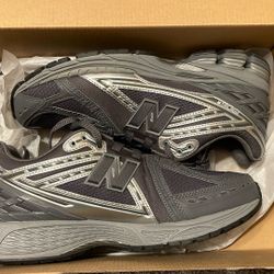 1906 Harbor Grey New Balance Men’s 11