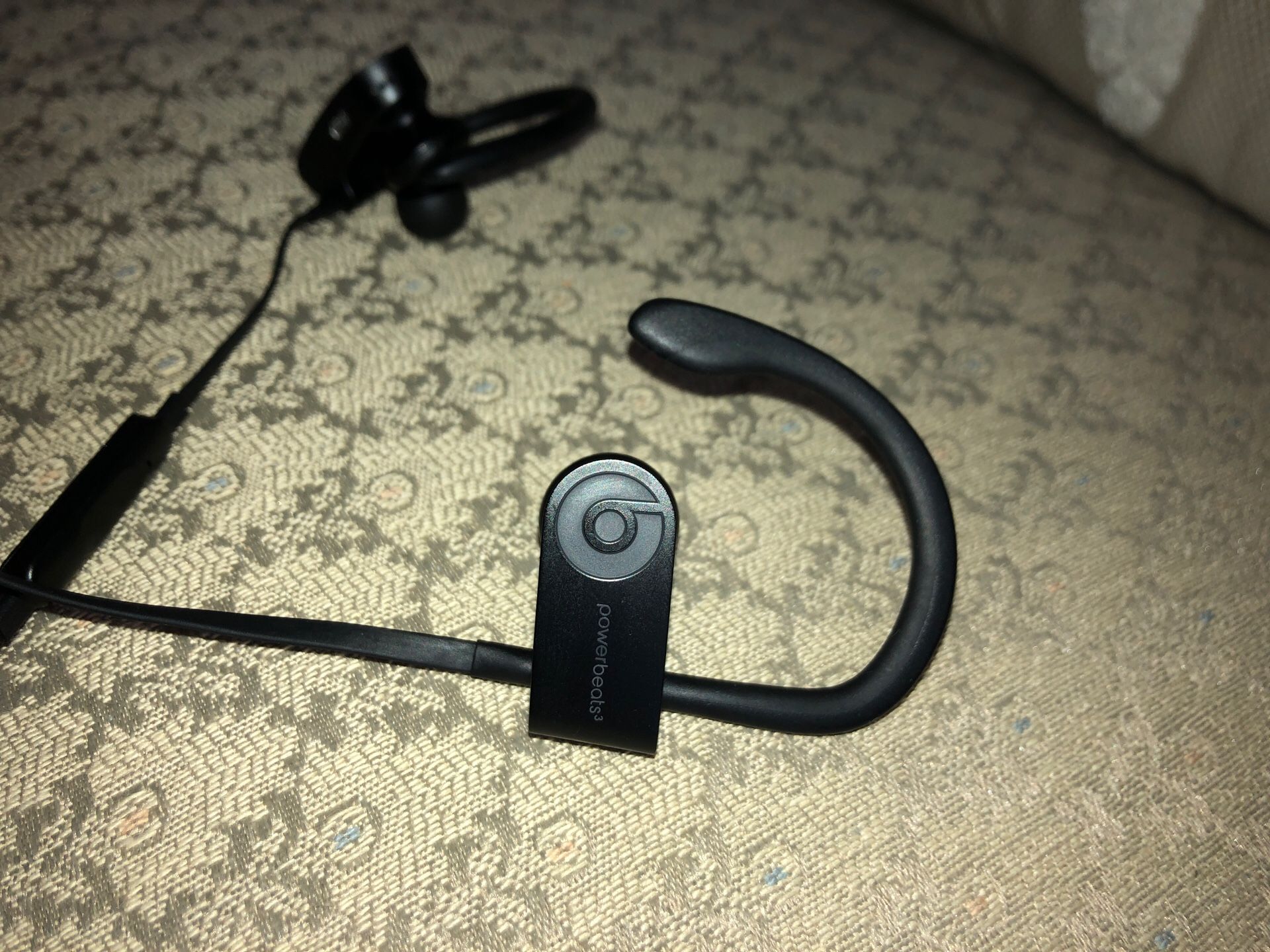 Power3 Beats Solo by Dre wireless Bluetooth headphones