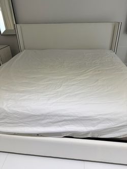 Restoration Hardware KING SIZE BED WITH 4 storage drawers white with studs