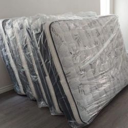 QUEEN PILLOW TOP MATTRESS WITH BOXSPRING ‼️