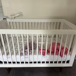 Baby crib + Mattress 