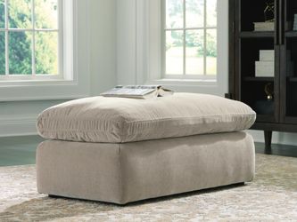 Maxton Heights Pebble Ottoman