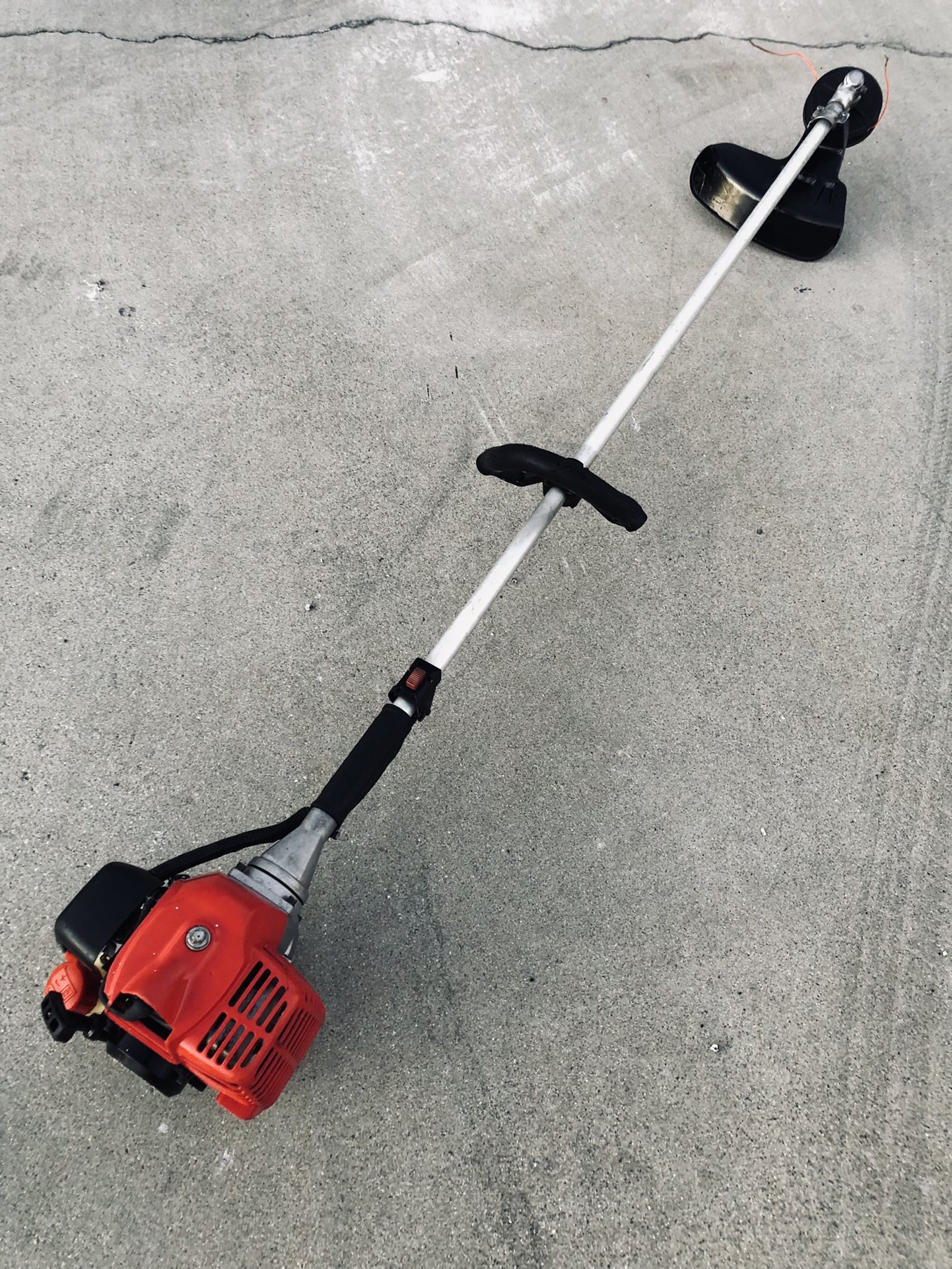 Commercial Gas Weed Eater