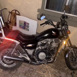 Honda V65 Magna (VF1100)