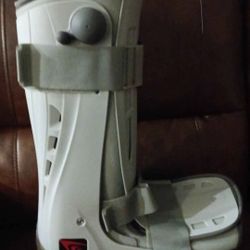 BREG Orthopedic Medical Boot