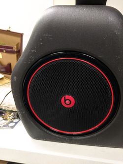 Chrysler Beats by Dre speaker subwoofer