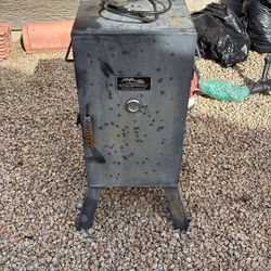 Master Built Electric Smokehouse Grill