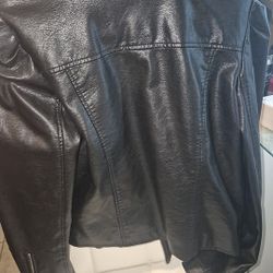 Medium Womems Leather Jacket