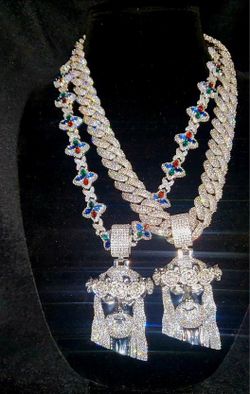 MOISSANITE VVS1 EMERALD CLOVER CHAIN 