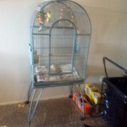 7 Ft Parrot Or Parakeets Cage With Toys 2 Glass food Bowls